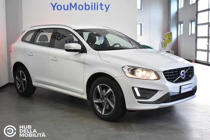 VOLVO XC60 D3 R-design Momentum